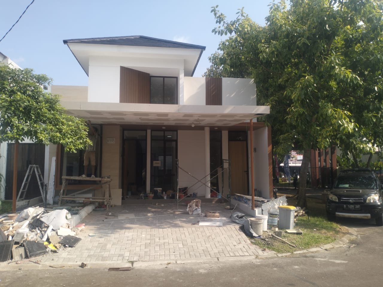 Pekerjaan Renovasi Lantai 1 dan Tingkat Lantai 2